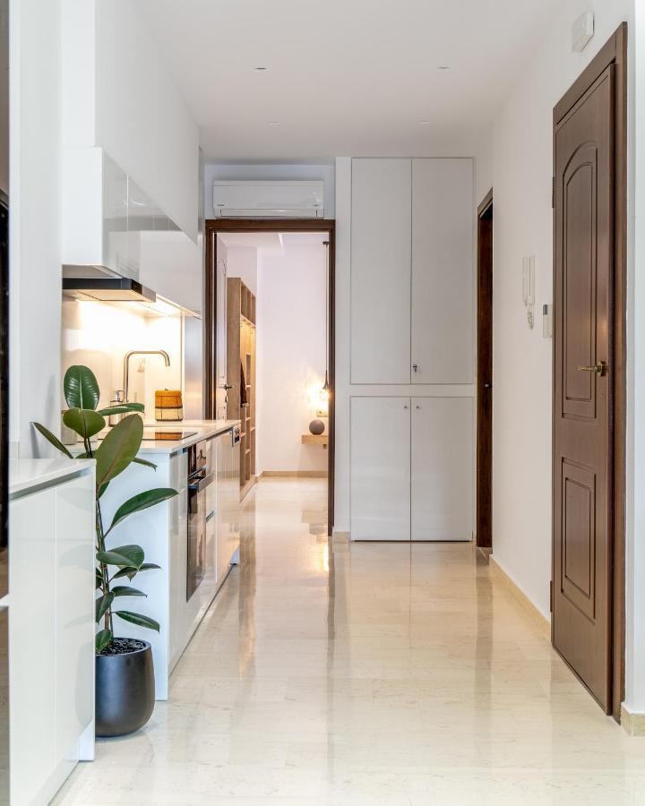Luxury Suite In Downtown イラクリオン エクステリア 写真