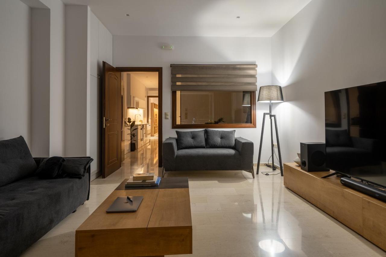 Luxury Suite In Downtown イラクリオン エクステリア 写真