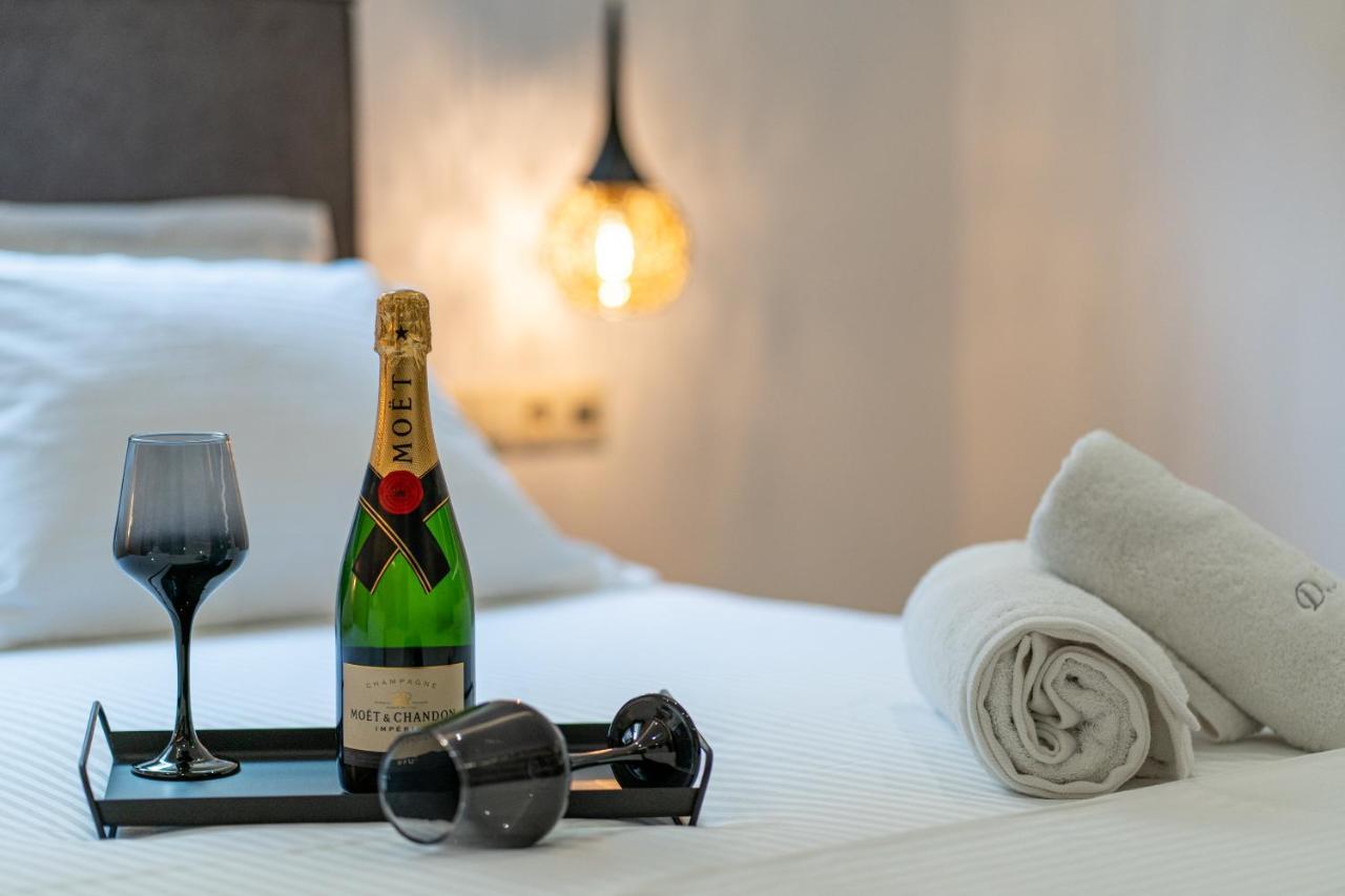 Luxury Suite In Downtown イラクリオン エクステリア 写真