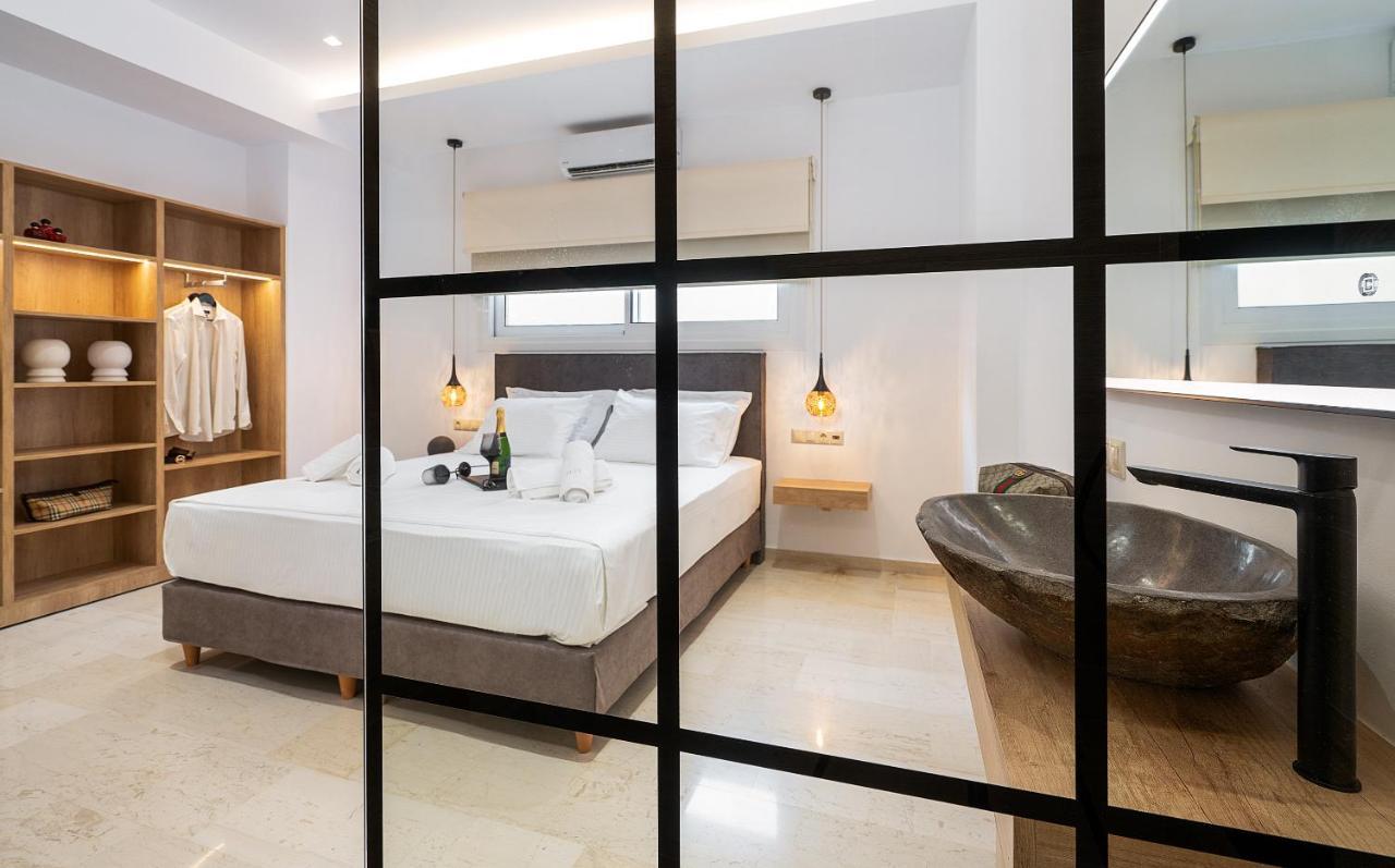 Luxury Suite In Downtown イラクリオン エクステリア 写真
